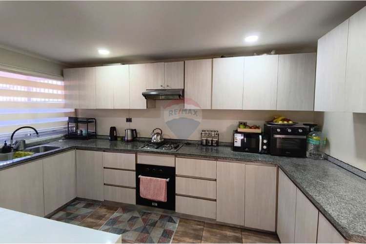 Hermosa casa esquina san pedro de la paz