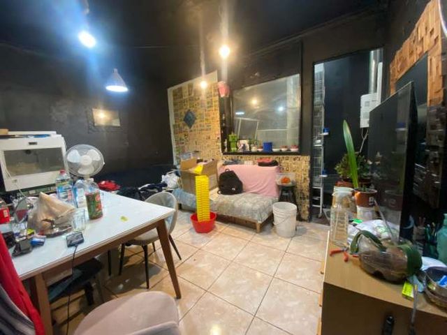 EN VENTA LOCAL COMERCIAL AV EL SALTO