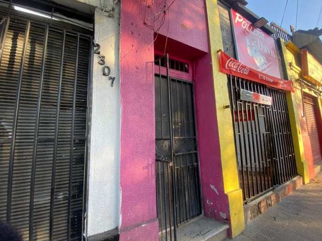 EN VENTA LOCAL COMERCIAL AV EL SALTO