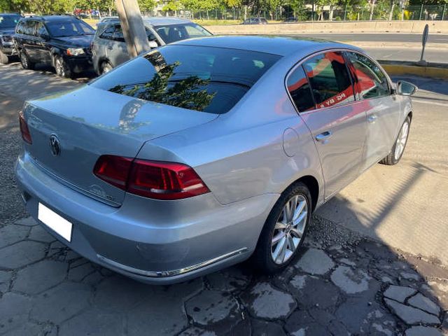 VOLKSWAGEN PASSAT HIGHLINE 1.8 TSI AUT. 2013 SÓLO 73.000 KM.