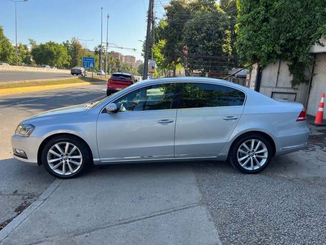 VOLKSWAGEN PASSAT HIGHLINE 1.8 TSI AUT. 2013 SÓLO 73.000 KM.