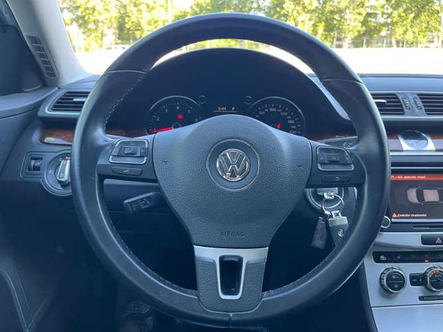 VOLKSWAGEN PASSAT HIGHLINE 1.8 TSI AUT. 2013 SÓLO 73.000 KM.