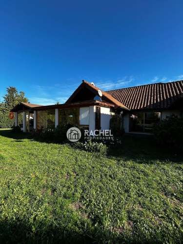 EN VENTA HERMOSA Y AMPLIA CASA EN PARCELA SECTOR CAMINO BOTROLHUE