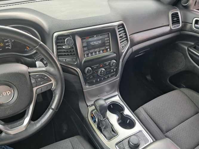 JEEP GRAND CHEROKEE  LAREDO 3.6 4X4 AUT 2018 MANTENCIONES EN MARCA