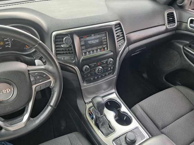 JEEP GRAND CHEROKEE  LAREDO 3.6 4X4 AUT 2018  MANTENCIONES EN MARCA
