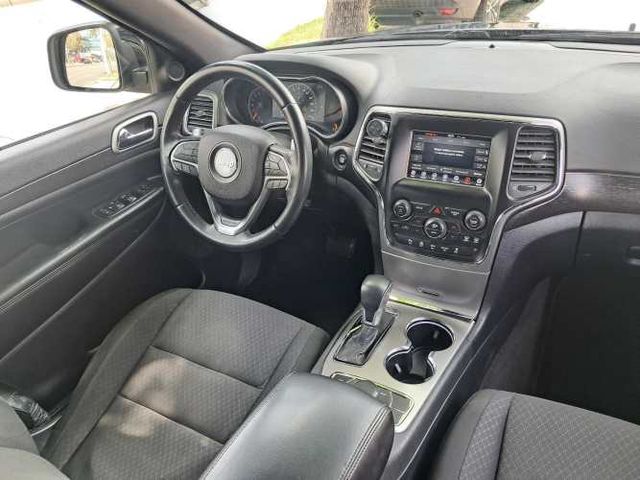 JEEP GRAND CHEROKEE  LAREDO 3.6 4X4 AUT 2018  MANTENCIONES EN MARCA