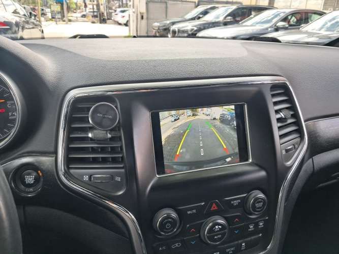 JEEP GRAND CHEROKEE  LAREDO 3.6 4X4 AUT 2018 MANTENCIONES EN MARCA