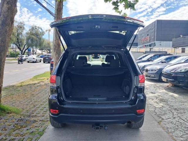 JEEP GRAND CHEROKEE  LAREDO 3.6 4X4 AUT 2018  MANTENCIONES EN MARCA