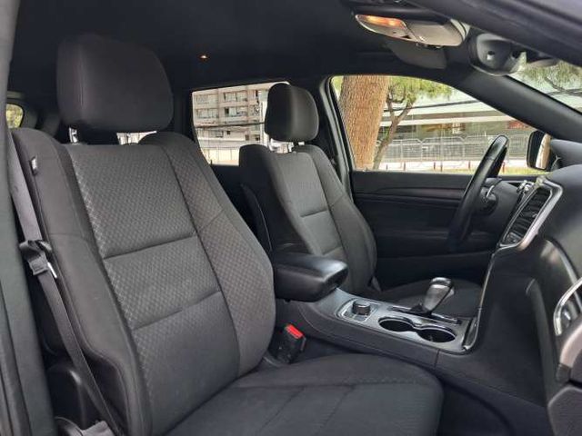 JEEP GRAND CHEROKEE  LAREDO 3.6 4X4 AUT 2018  MANTENCIONES EN MARCA