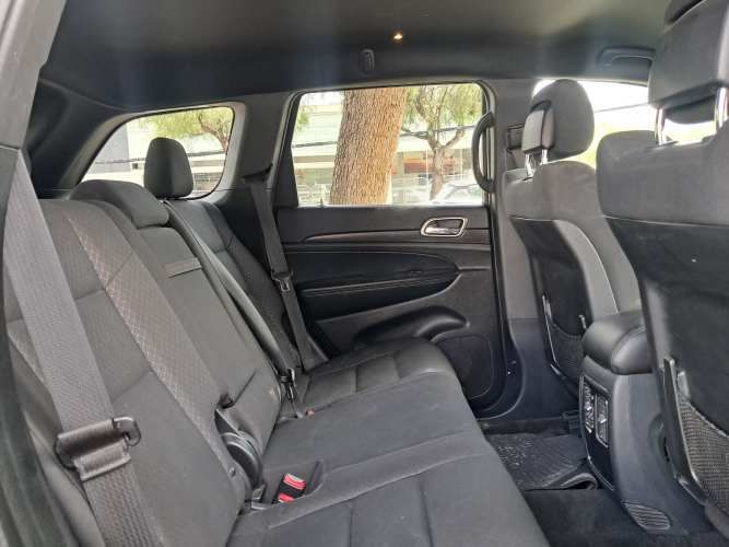 JEEP GRAND CHEROKEE  LAREDO 3.6 4X4 AUT 2018 MANTENCIONES EN MARCA