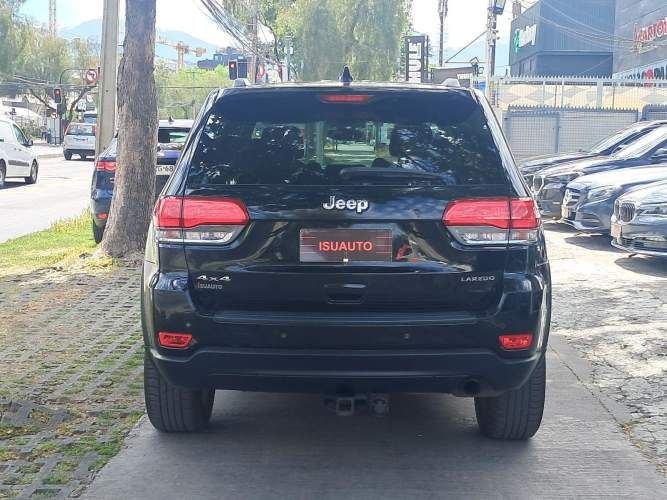 JEEP GRAND CHEROKEE  LAREDO 3.6 4X4 AUT 2018 MANTENCIONES EN MARCA