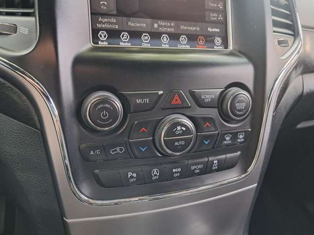 JEEP GRAND CHEROKEE  LAREDO 3.6 4X4 AUT 2018  MANTENCIONES EN MARCA