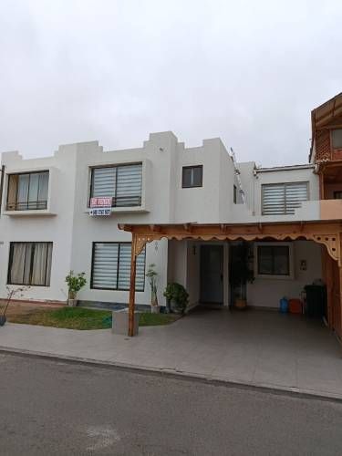SE VENDE CASA GRANDE COND. BORDEMAR III