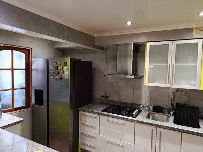 SE VENDE CASA GRANDE COND. BORDEMAR III