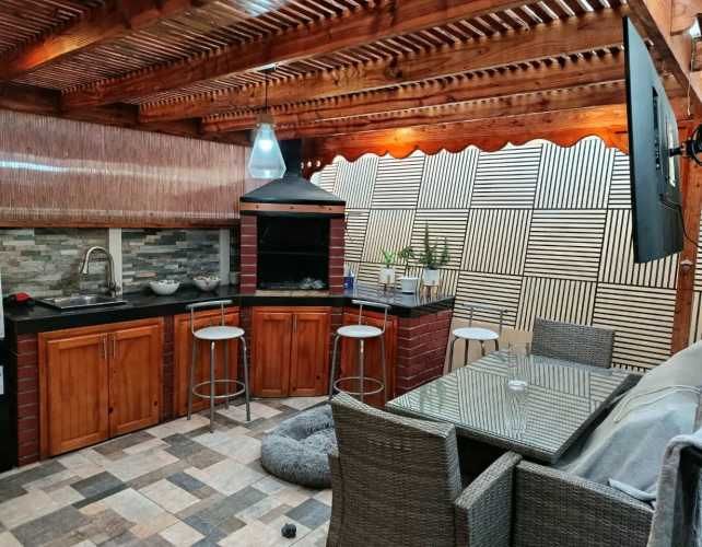 SE VENDE CASA GRANDE COND. BORDEMAR III