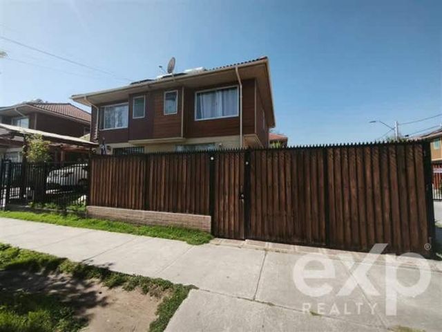 CASA Av. Plaza Viva / Av. Troncal San Francisco