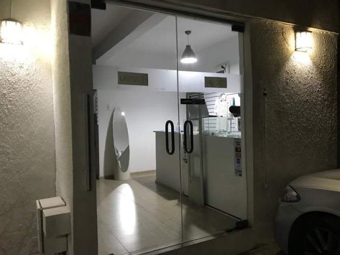 LOCAL COMERCIAL Cerca de Avenida Tobalaba