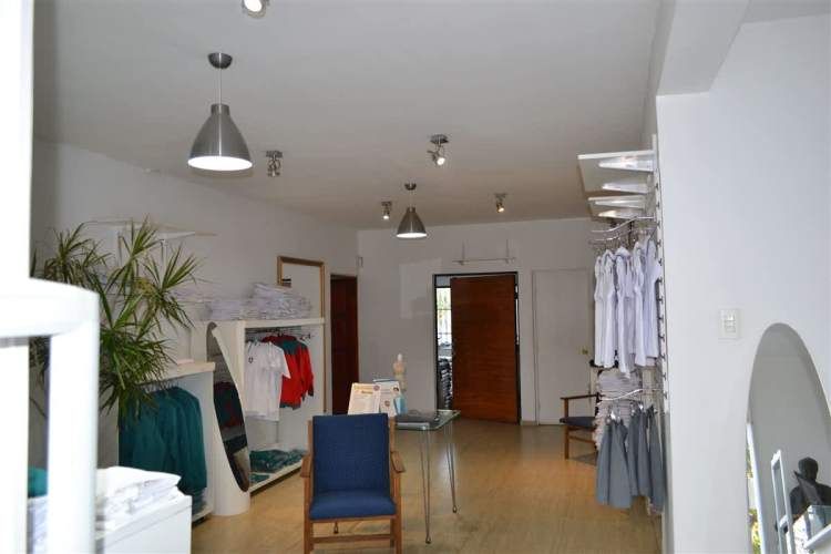 LOCAL COMERCIAL Cerca de Avenida Tobalaba