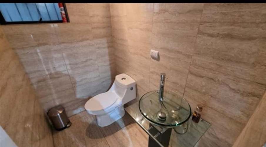 LOCAL COMERCIAL Cerca de Avenida Tobalaba