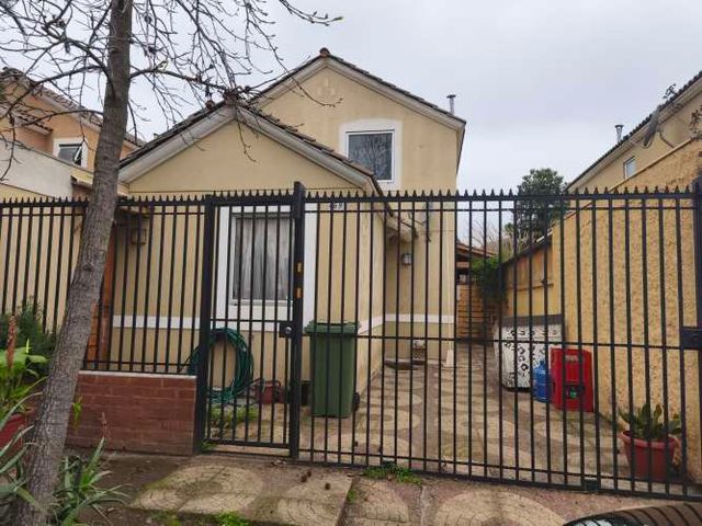 CASA DOS PISOS EN ARRIENDO SAN BERNARDO