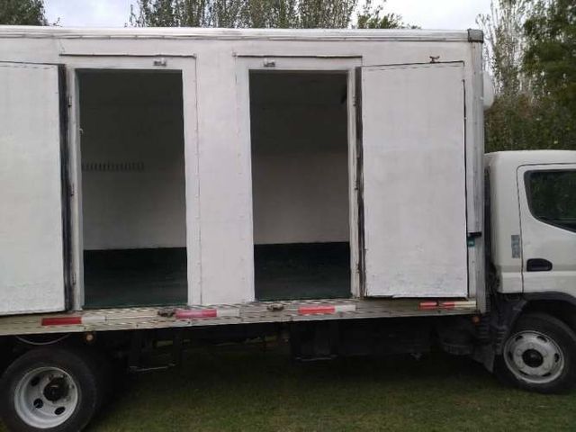 Camión Mitsubishi fuso