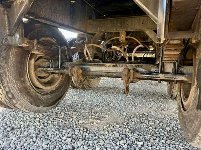 2018 Semirremolque Randon Rampla Plana 13.5 m con barandas y piñas