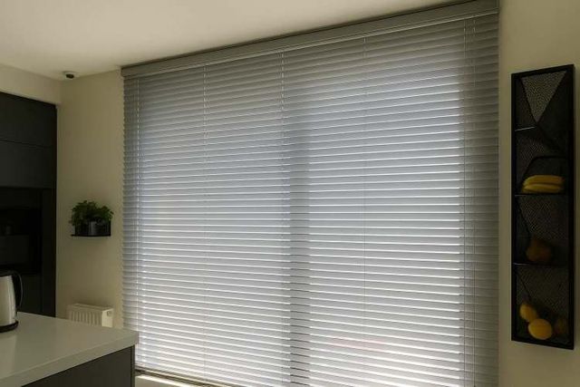 Persiana de aluminio 2,5 C 2,5 mts. Excelente estado.