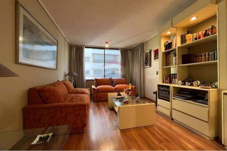 Espacioso departamento en vitacura