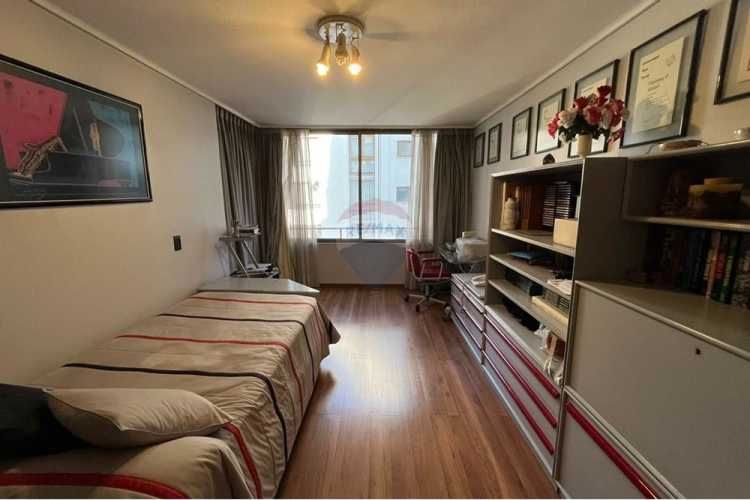 Espacioso departamento en vitacura