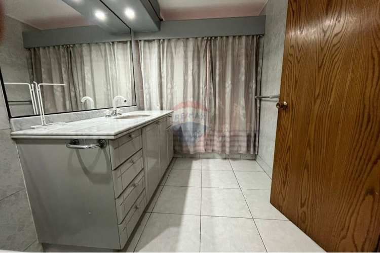 Espacioso departamento en vitacura