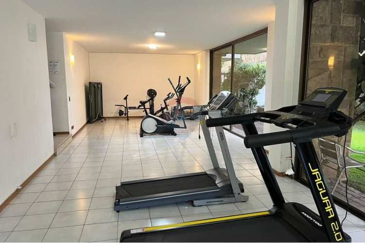 Espacioso departamento en vitacura