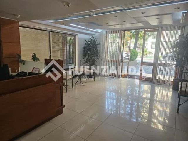 OFICINA Avenida Apoquindo / Avenida Américo Vespucio