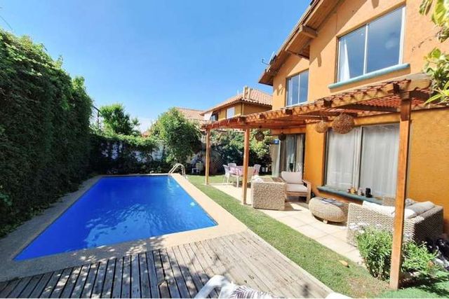 Hermosa casa en condominio cerrado – peñalolén