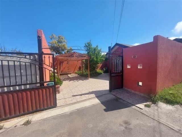 CASA Amplia casa en condominio, sector La Florida, La Serena.