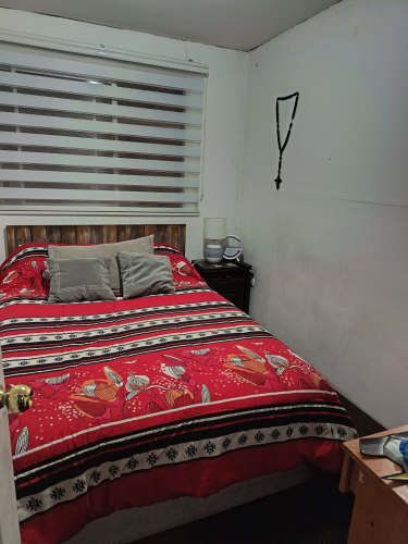 EXCELENTE CASA ESQUINA A PASOS METRO PROTECTORA