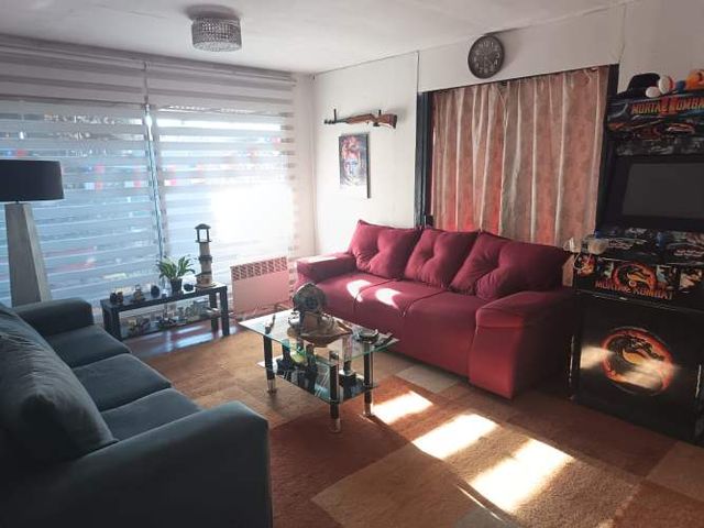 EXCELENTE CASA ESQUINA A PASOS METRO PROTECTORA