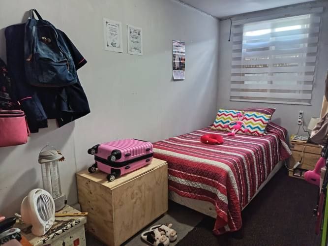 EXCELENTE CASA ESQUINA A PASOS METRO PROTECTORA