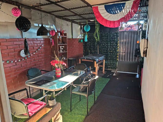 EXCELENTE CASA ESQUINA A PASOS METRO PROTECTORA