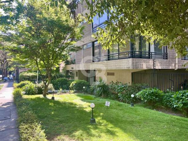 Depto. Amplio y Luminoso a pasos de Av. Cristóbal Colón