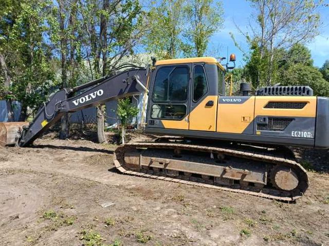 EXCAVADORA VOLVO 210 BL AÑO 2018