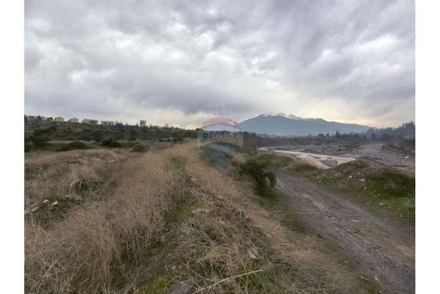 Terreno de grandes dimensiones para proyectos