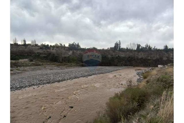 Terreno de grandes dimensiones para proyectos
