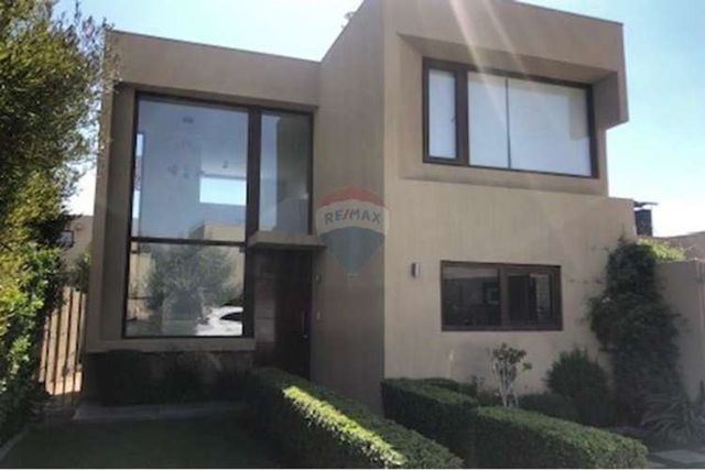 Casa en venta, condominio peumayén