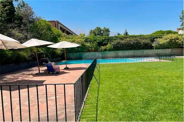 Tu refugio elegante en el corazón de las condes