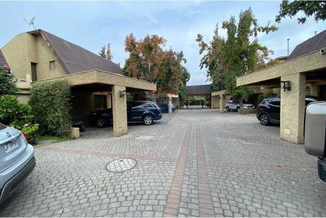 Tranquila casa en condominio la reina