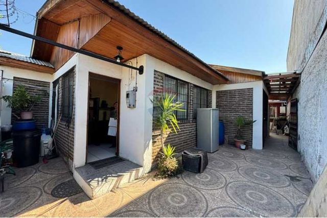Excelente casa 3d-3b cercana a est. cardenal caro