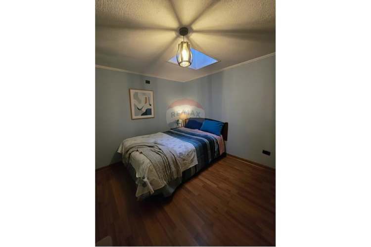 Ampla casa de 7d - 3b - 4 est. en pje. cerrado