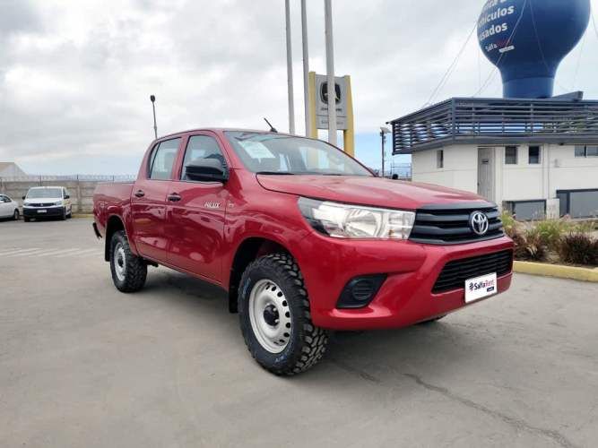 TOYOTA HILUX 2023
