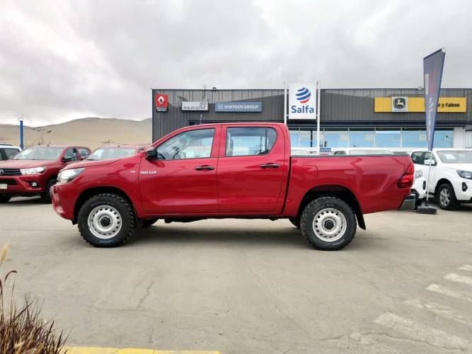 TOYOTA HILUX 2023