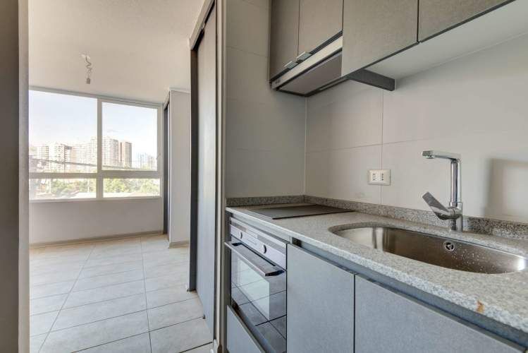 A estrenar, a pasos de Metro Plaza Chacabuco, Línea 3.